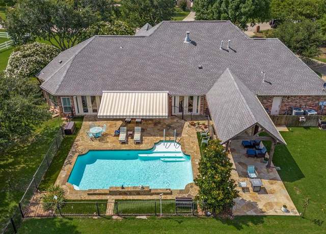 Property at 3807 Quail Hollow St, Celina, TX 75009, 4 beds, 3 baths