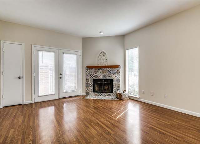 Property at 3129 Sondra Dr #104, Fort Worth, TX 76107, 1 bed, 1 bath