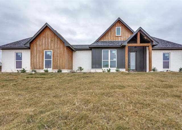 Property at 112 Norene, Weatherford, TX 76087, 4 beds, 2 baths