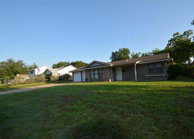 Property at 8108 Redwood Dr, Benbrook, TX 76116, 3 beds, 2 baths