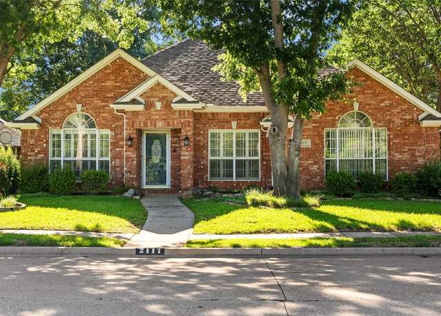 Property at 2117 Country Club Dr, Plano, TX 75074, 4 beds, 2 baths