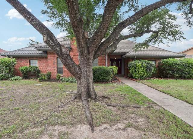 Property at 7005 Big Bear Lake Dr, Arlington, TX 76016, 4 beds, 2.5 baths
