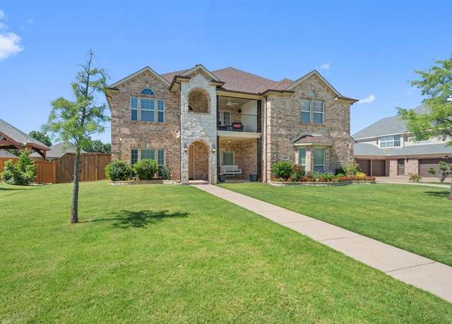 Property at 2840 England Pkwy, Grand Prairie, TX 75054, 6 beds, 4 baths