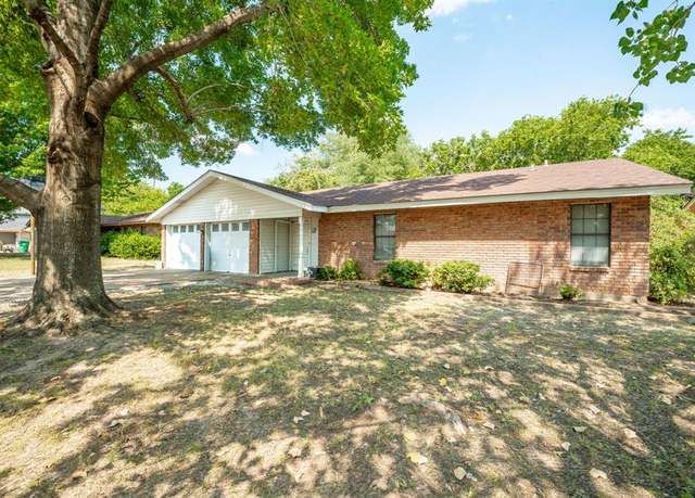 Property at 256 Davis Ave, Stephenville, TX 76401, 3 beds, 2 baths