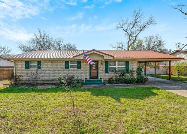 Property at 1080 W Park St, Stephenville, TX 76401, 3 beds, 1.5 baths