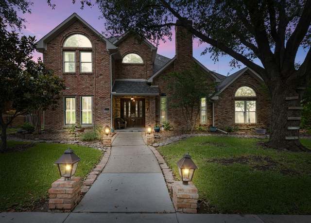 Property at 2304 Colleen Ct, Carrollton, TX 75007, 5 beds, 4 baths
