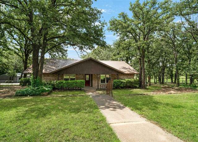 Property at 8376 E US Highway 82, Gainesville, TX 76240, 3 beds, 2 baths