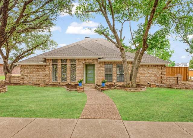 Property at 1600 Silverleaf Dr, Carrollton, TX 75007, 3 beds, 2 baths