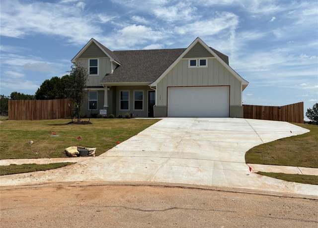 Property at 108 Skyline Dr, Glen Rose, TX 76043, 3 beds, 2.5 baths