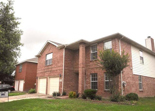 Property at 2024 Kings Forest Dr, Heartland, TX 75126, 4 beds, 2.5 baths
