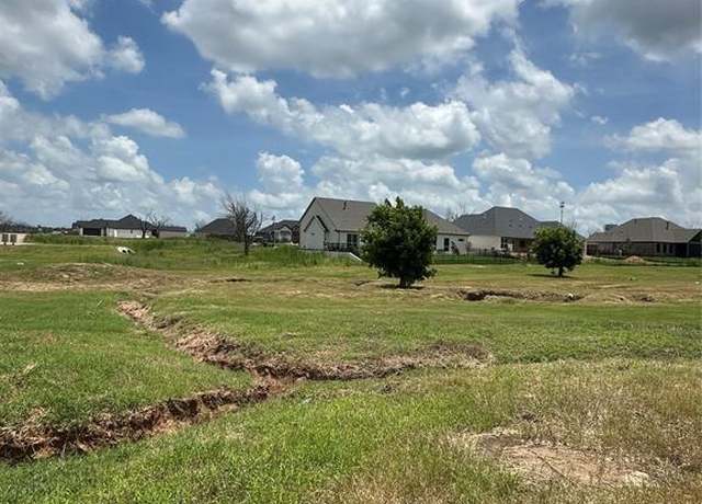 Property at 2600 Candlestick Dr, Granbury, TX 76049