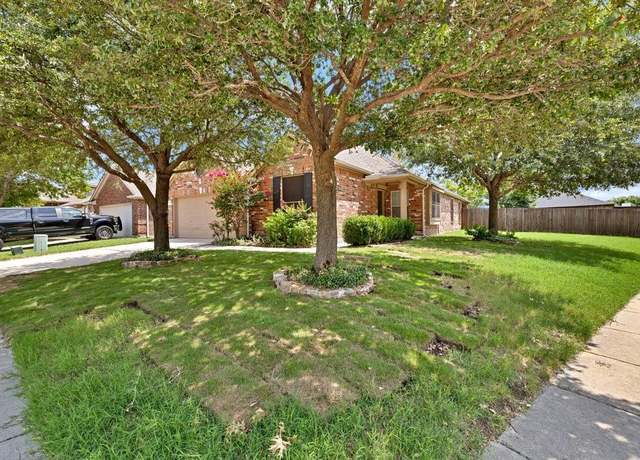 Property at 11500 Blue Jack Trl, Fort Worth, TX 76244, 4 beds, 2 baths