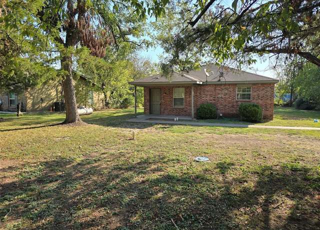 Property at 1013 1/2 S Catherine St, Terrell, TX 75160, 3 beds, 1 bath