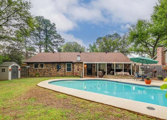 Property at 1207 San Marcos Dr, Arlington, TX 76012, 3 beds, 2 baths