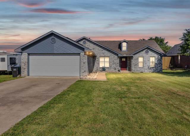 Property at 5115 Creek Crossing Dr, Greenville, TX 75402, 3 beds, 2 baths