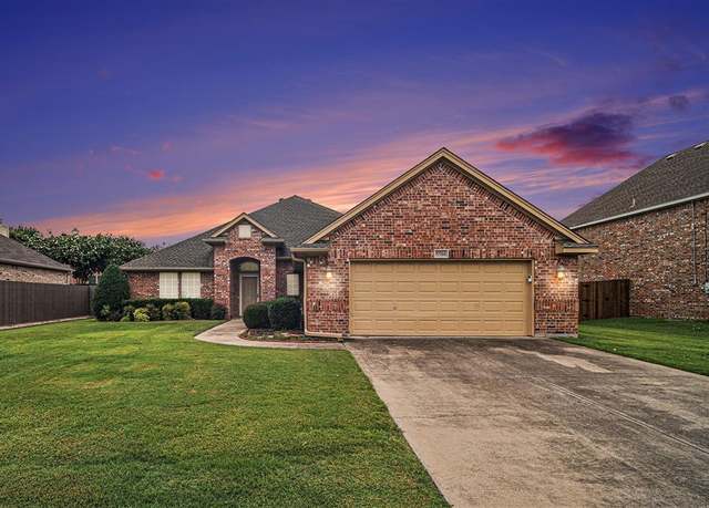 Property at 5516 La Bandera Trl, Benbrook, TX 76126, 3 beds, 2 baths