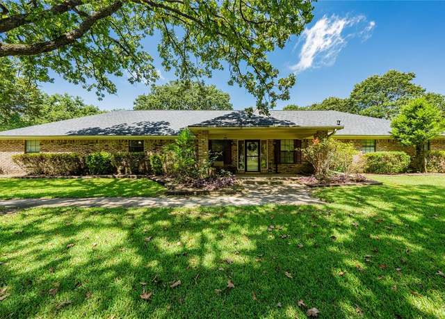 Property at 5 Linden Ln, Athens, TX 75751, 4 beds, 3 baths