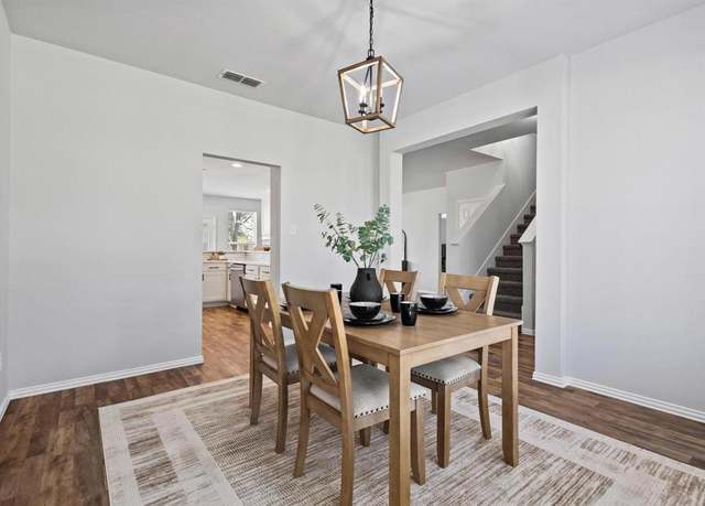 Property at 3508 Austin St, Gainesville, TX 76240, 5 beds, 2.5 baths