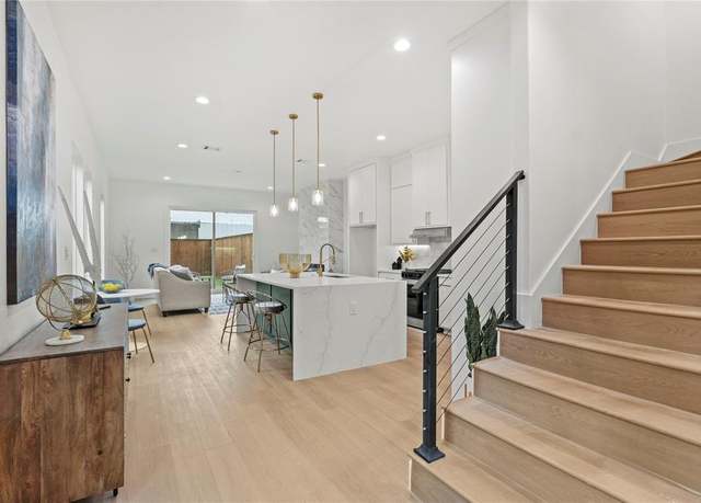 Property at 221 S Henderson Ave, Dallas, TX 75214, 3 beds, 3 baths
