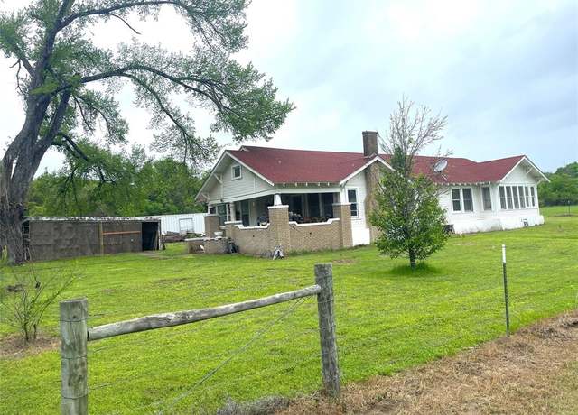 Property at 205 W N 6th St, Tehuacana, TX 76686, 4 beds, 1 bath