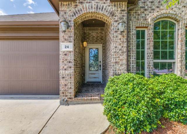 Property at 24 Oakridge Ln, Edgecliff Village, TX 76134, 4 beds, 2 baths