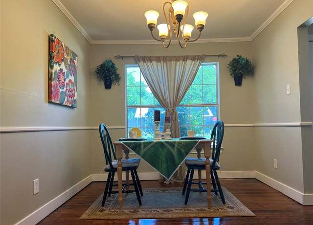 Property at 202 W Armstrong Ave, Comanche, TX 76442, 3 beds, 2 baths