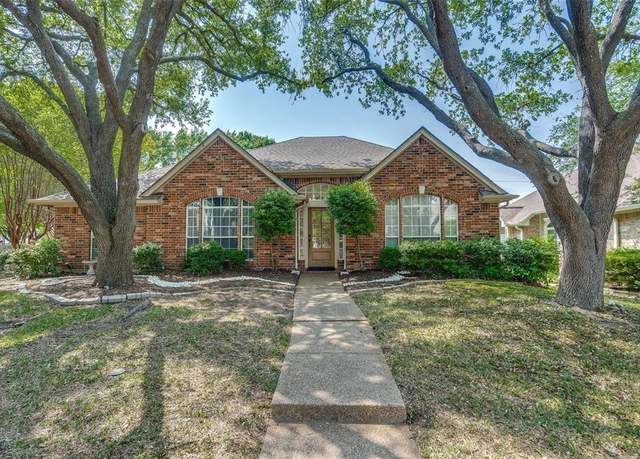 Property at 6805 Lochwood Dr, Plano, TX 75024, 3 beds, 2 baths