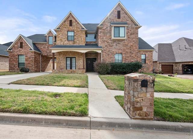 Property at 4212 Balboa Ct, Arlington, TX 76016, 4 beds, 3.5 baths