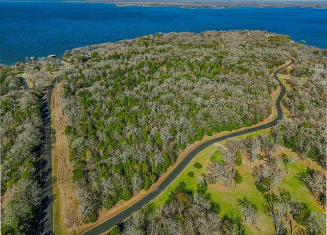 Property at 133 Lincoln Dr, Streetman, TX 75859
