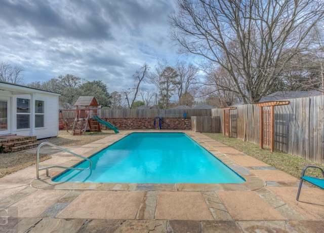 Property at 444 Albert Ave, Shreveport, LA 71105, 4 beds, 2 baths