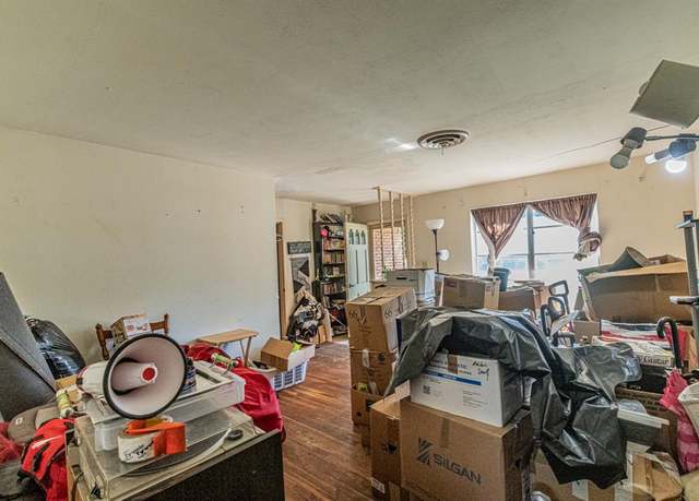 Property at 1117 Sproles Dr, Benbrook, TX 76126, 3 beds, 2 baths