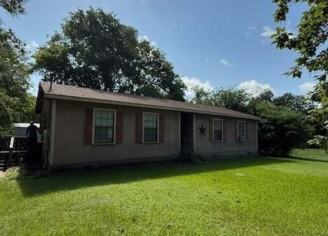 Property at 495 E Moore St, Detroit, TX 75436, 2 beds, 2 baths