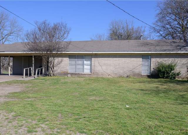 Property at 1101 E Palestine St, Mexia, TX 76667, 4 beds, 3 baths