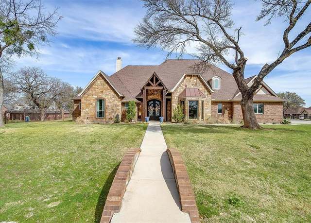 Property at 108 Howard Newby Ln, Springtown, TX 76082, 5 beds, 5.5 baths