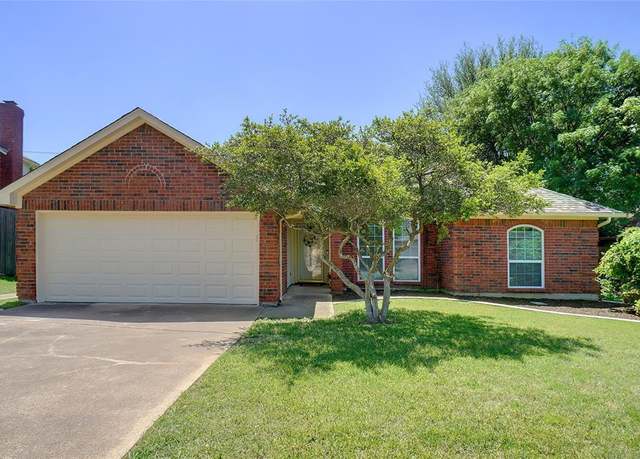 Property at 2120 Turf Club Dr, Arlington, TX 76017, 3 beds, 2 baths