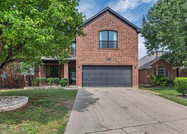 Property at 10721 Emerald Park Ln, Fort Worth, TX 76052, 3 beds, 2.5 baths