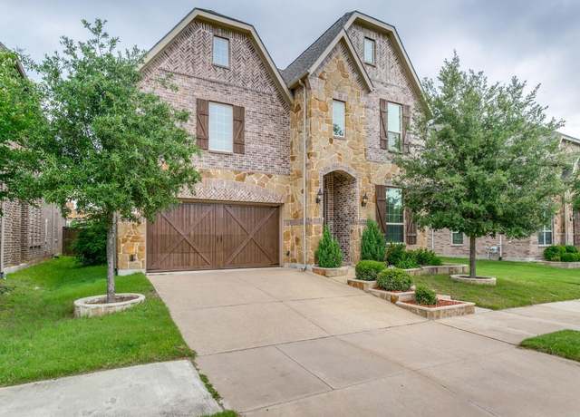 Property at 1015 Mountain Laurel Dr, Euless, TX 76039, 5 beds, 4.5 baths