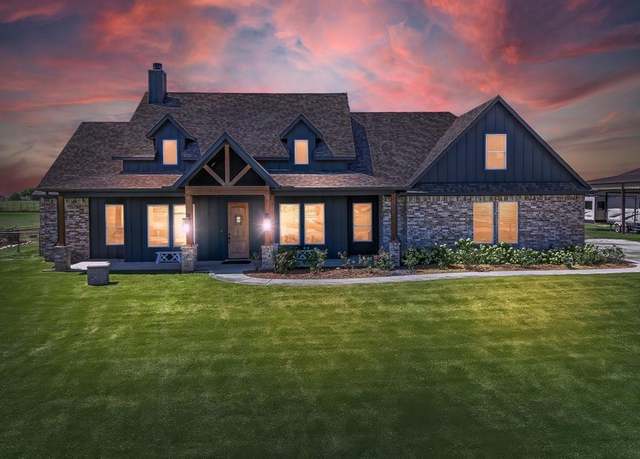 Property at 5008 Alford Way, Weatherford, TX 76088, 4 beds, 3.5 baths