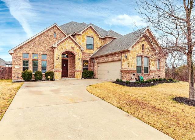 Property at 3414 Brighton Dr, Midlothian, TX 76065, 4 beds, 2.5 baths