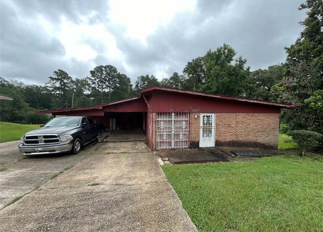 Property at 1925 Martin Luther King Dr, Grambling, LA 71245, 5 beds, 2 baths