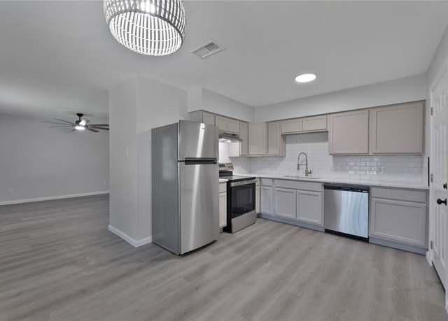 Property at 4260 Texas College Dr, Dallas, TX 75241, 3 beds, 1.5 baths