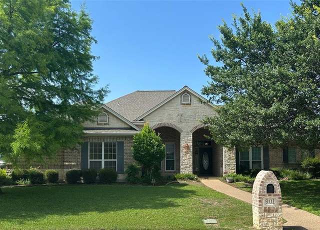 Property at 901 Spanish Bay Dr, Burleson, TX 76028, 3 beds, 2 baths