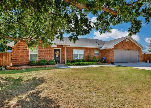 Property at 508 High St, Valley View, TX 76272, 3 beds, 2 baths