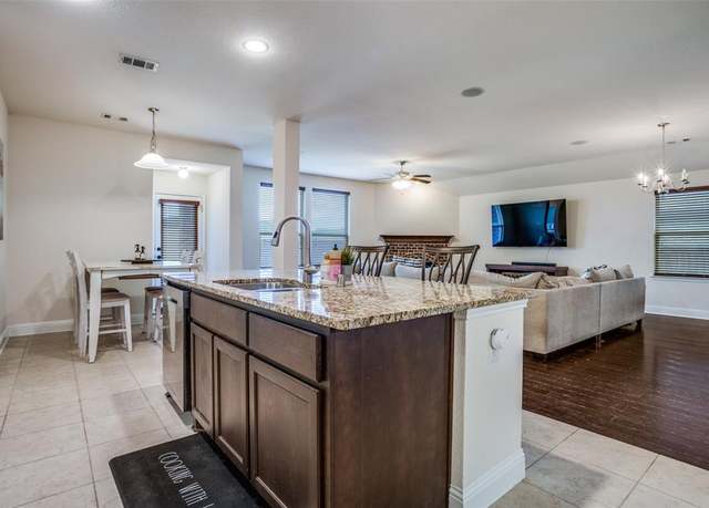 Property at 512 Barnstorm Dr, Celina, TX 75009, 3 beds, 2 baths