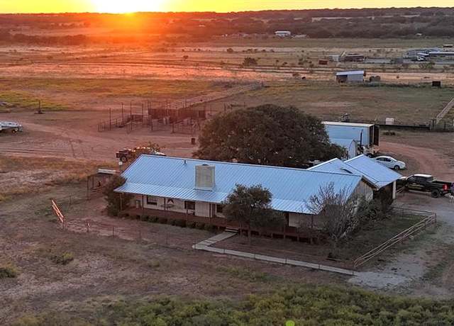 Property at 1401 County Road 199, Brownwood, TX 76801, 3 beds, 2 baths
