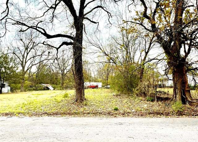 Property at 330 E Sherman St, Paris, TX 75460