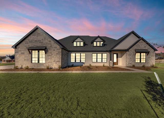 Property at 1075 Julian Dr, Van Alstyne, TX 75495, 4 beds, 3 baths
