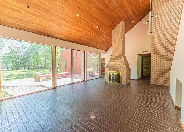 Property at 173 Cedar Ln, Sulphur Springs, TX 75482, 4 beds, 3.5 baths