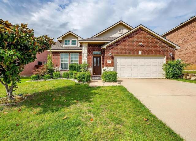 Property at 847 Grant St, Burleson, TX 76028, 3 beds, 2 baths