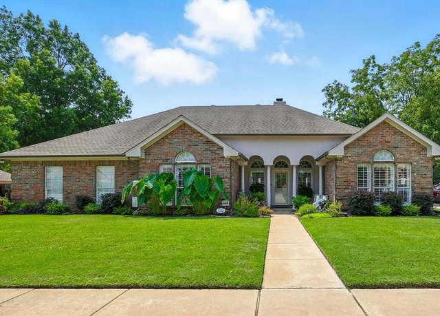 Property at 3200 Deerfield Dr, Denton, TX 76208, 3 beds, 2 baths